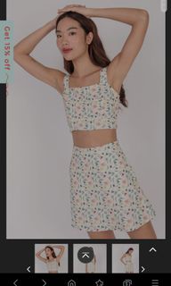 (Category: ) located in . Submitted by clearmywardrobe17 (Listing ID 1080337028, Image 1). Description: .