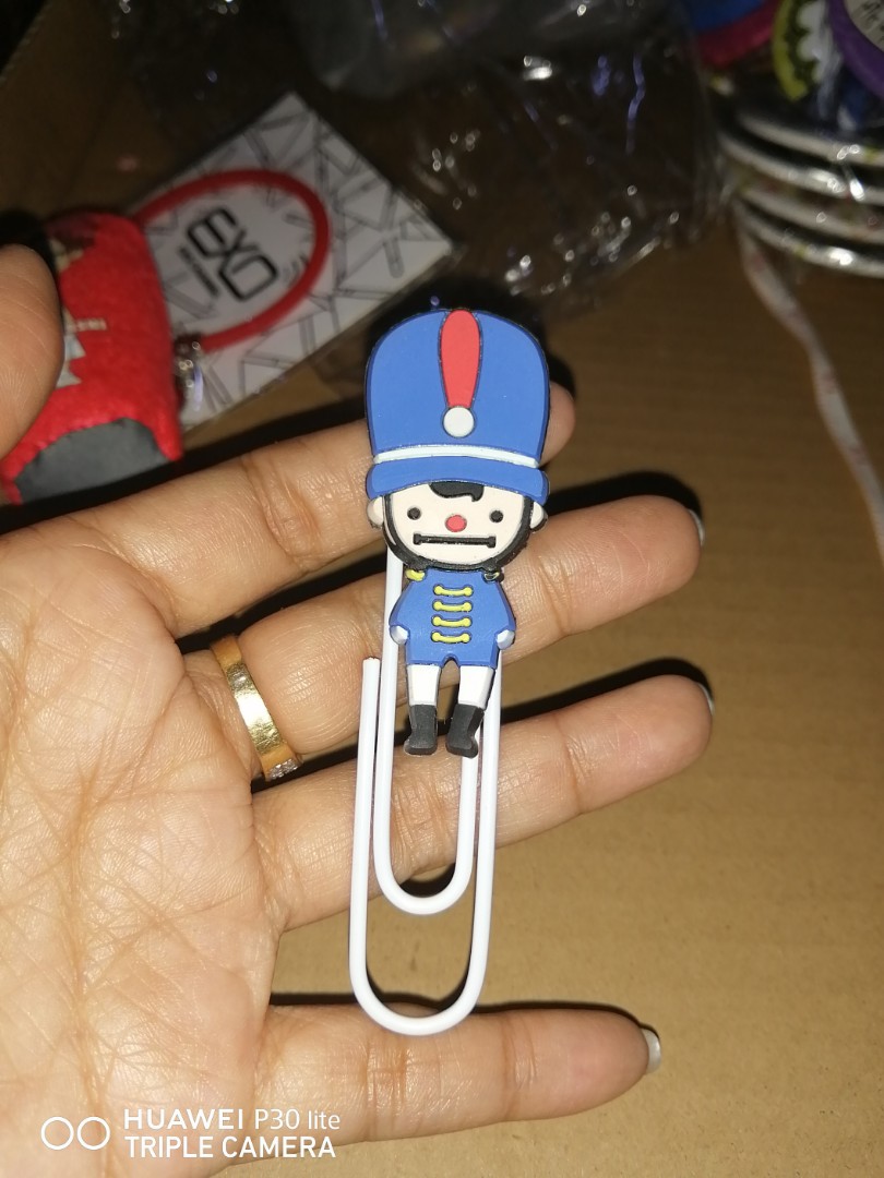 British Soldier Paper Big Clip, Hobbies & Toys, Stationary & Craft ...