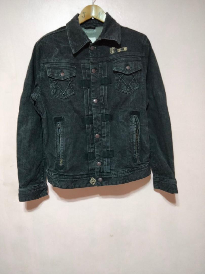Diesel jacket (Category: Coats, Jackets and Outerwear) located in General Santos City (Dadiangas). Submitted by cold_stone721 (Listing ID 1080292747, Image 1). Description: 17" shoulder, 21" pit, 26" tip-to-tip, 24.5" sleeve. Diesel jacket. very good condition. issue: cut tag and missing 1 zip handle. P850 shipped. MOP: Gcash.