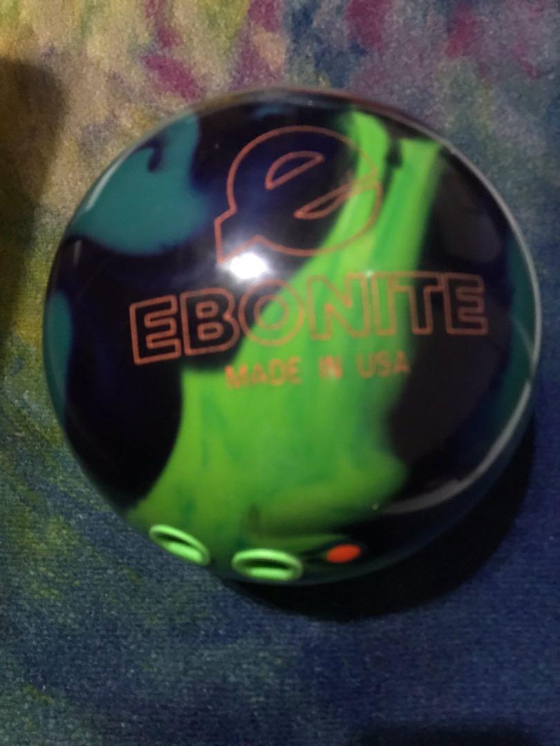 Ebonite Cyclone Bowling Ball RH 13.7lbs, Sports Equipment, Sports