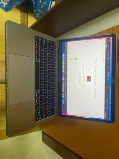 Great Condition MacBook Pro 2017 - 256gb