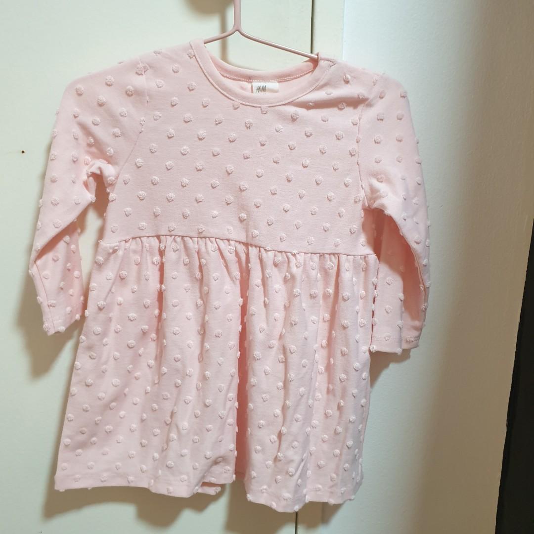 H&M baby dress (Category: Babies & Kids Fashion) located in Manila. Submitted by loft1890 (Listing ID 1080275876, Image 1). Description: Unused just washed and stored. 9-12mos.