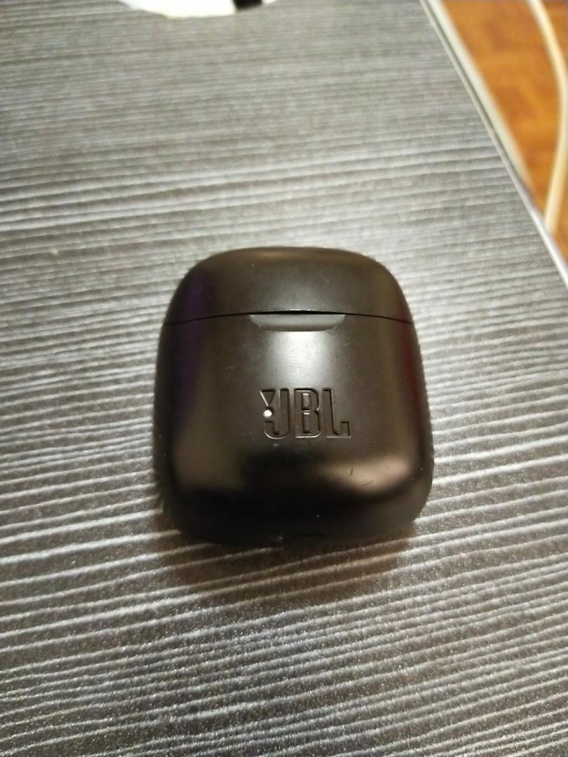 JBL wireless earphones Tune 220 Ws, Audio, Earphones on Carousell