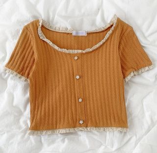 (Category: ) located in . Submitted by Yin_Closet (Listing ID 1080365036, Image 1). Description: .