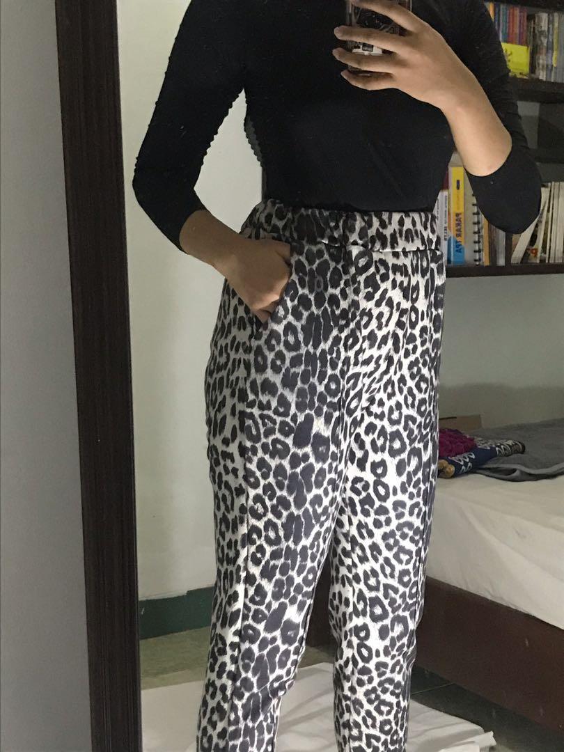 leopard jeggings