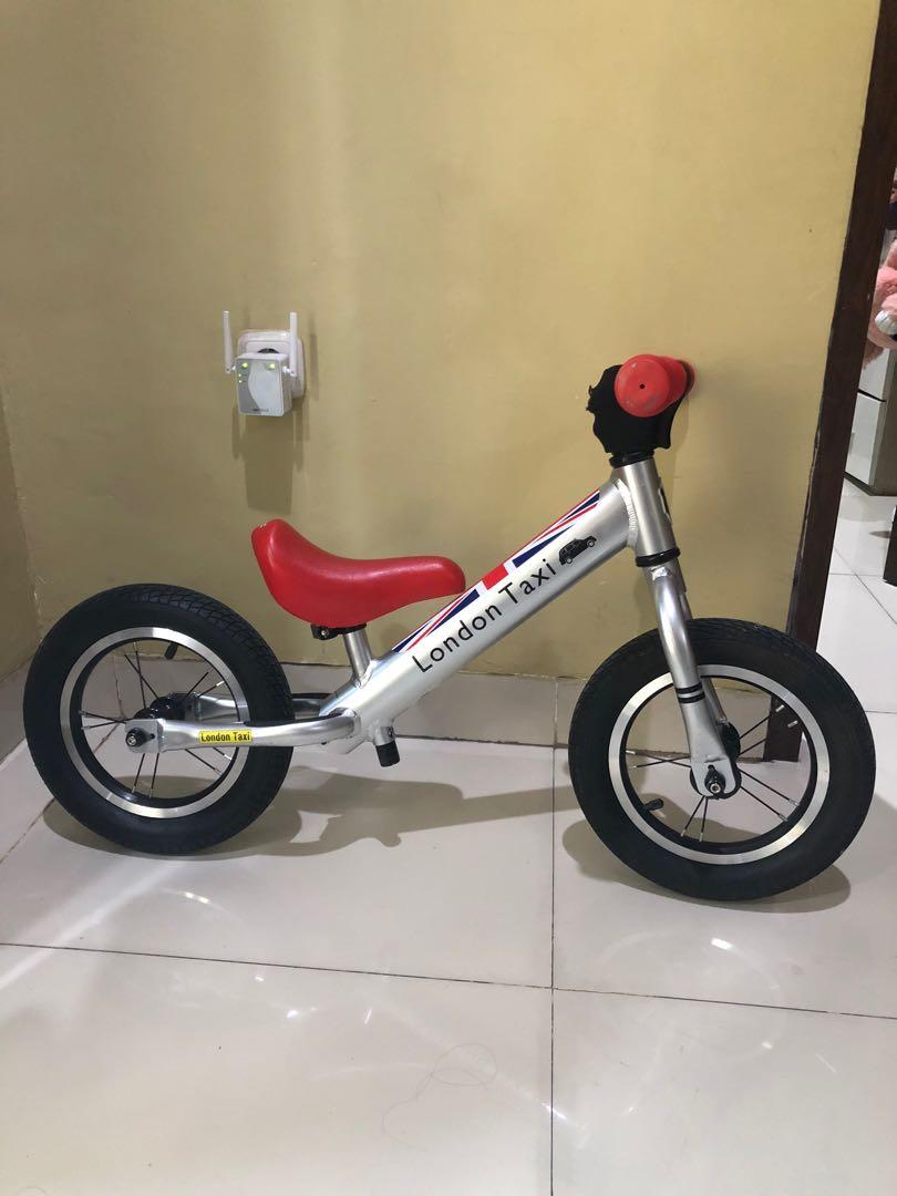 Azai hotsell balance bike