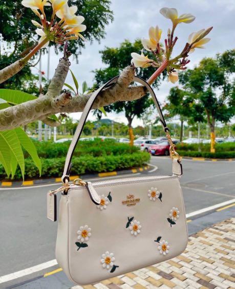 Original coach Daisy pouch bag