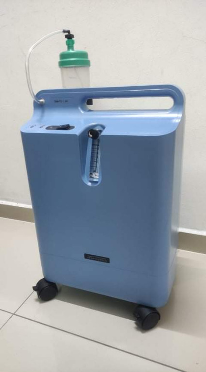 Philips everflo 5L Oxygen concentrator, Health & Nutrition, Assistive ...