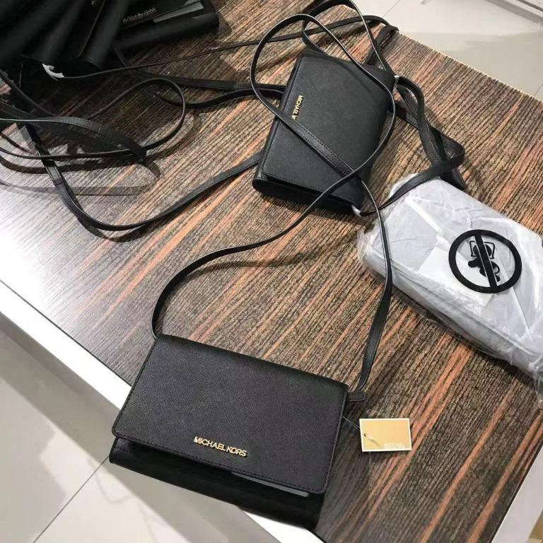 Medium saffiano leather convertible 2025 crossbody