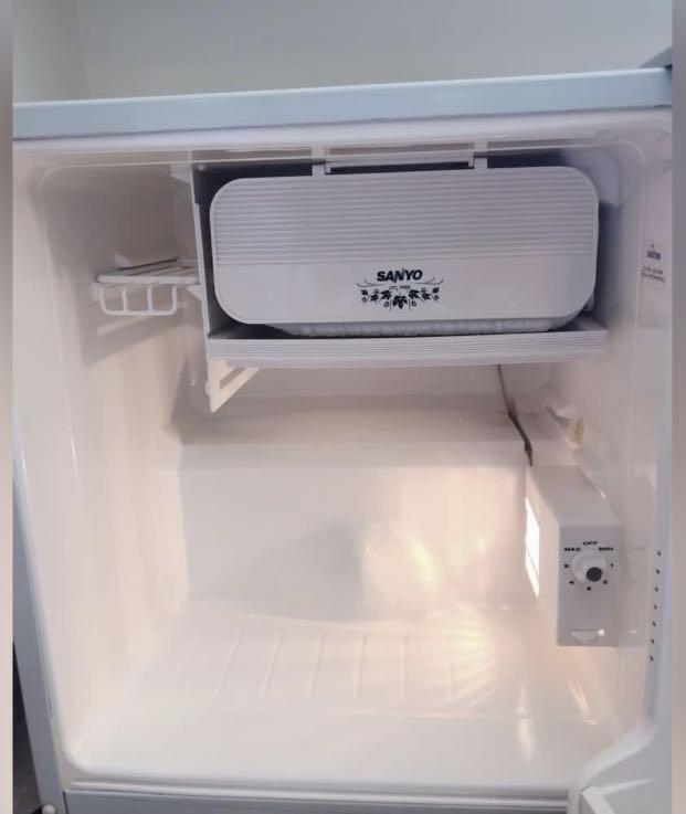 SANYO mini fridge, TV & Home Appliances, Kitchen Appliances, Refrigerators & Freezers on Carousell