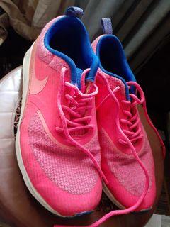 Sepatu Nike