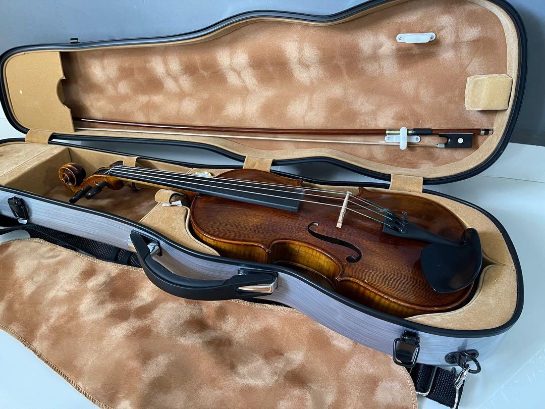 Synwin violin SV5001. 4/4 size, Hobbies & Toys, Music & Media 