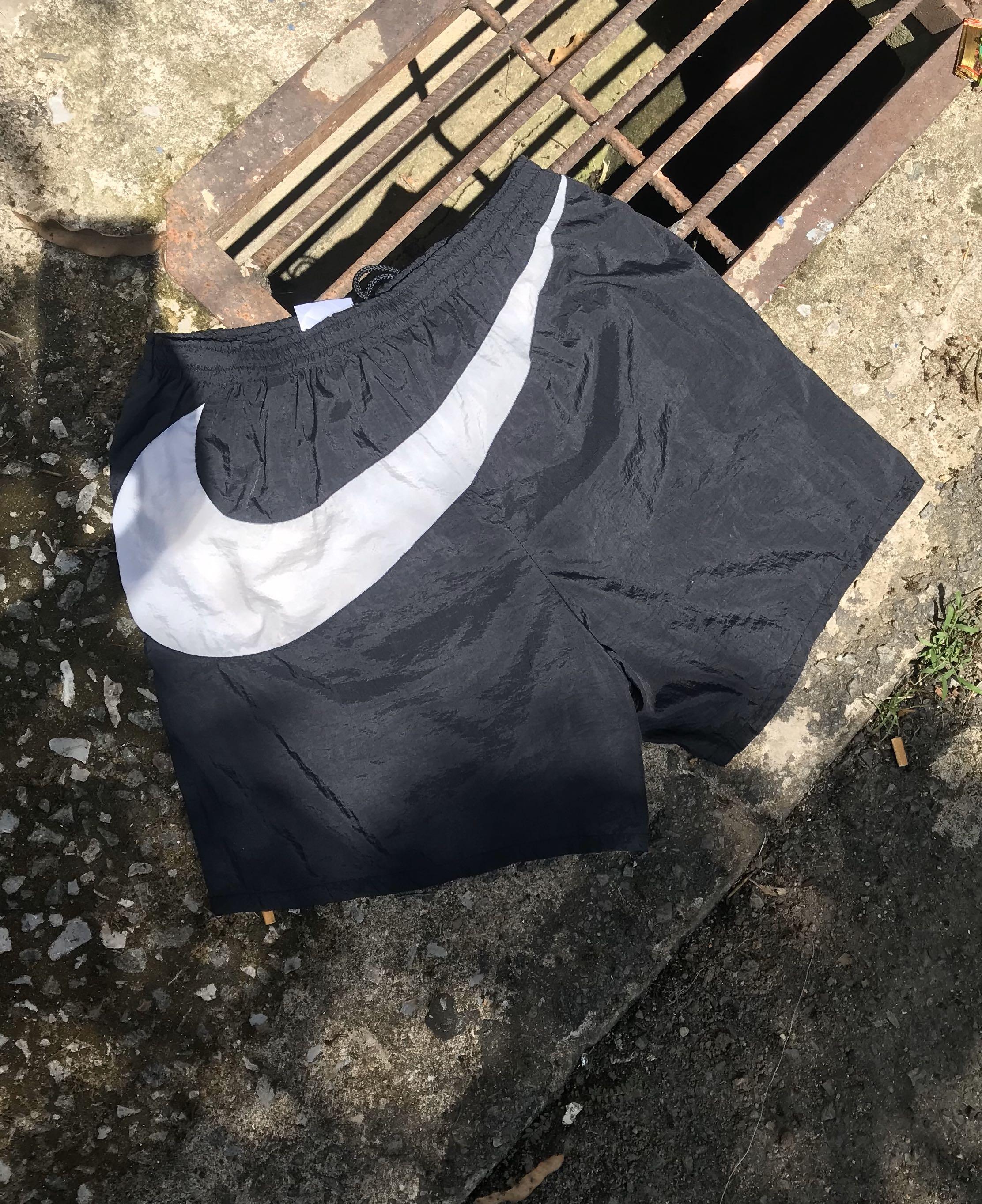 Short nike top big swoosh
