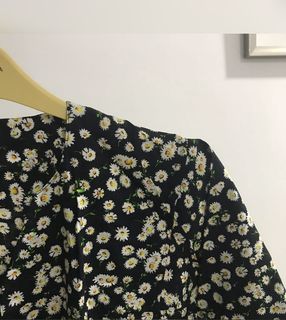 (Category: ) located in . Submitted by preloved__item (Listing ID 1080501525, Image 1). Description: .