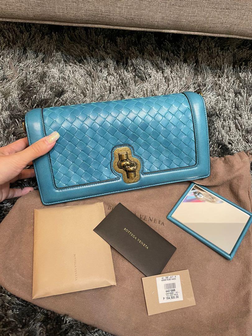 Bottega veneta bag (Category: Luxury Bags & Wallets) located in Taguig. Submitted by zzmm9090yyzz (Listing ID 1080541143, Image 1). Description: Authentic Almost new.