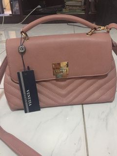 (Category: ) located in . Submitted by bae.phl (Listing ID 1080514022, Image 1). Description: .