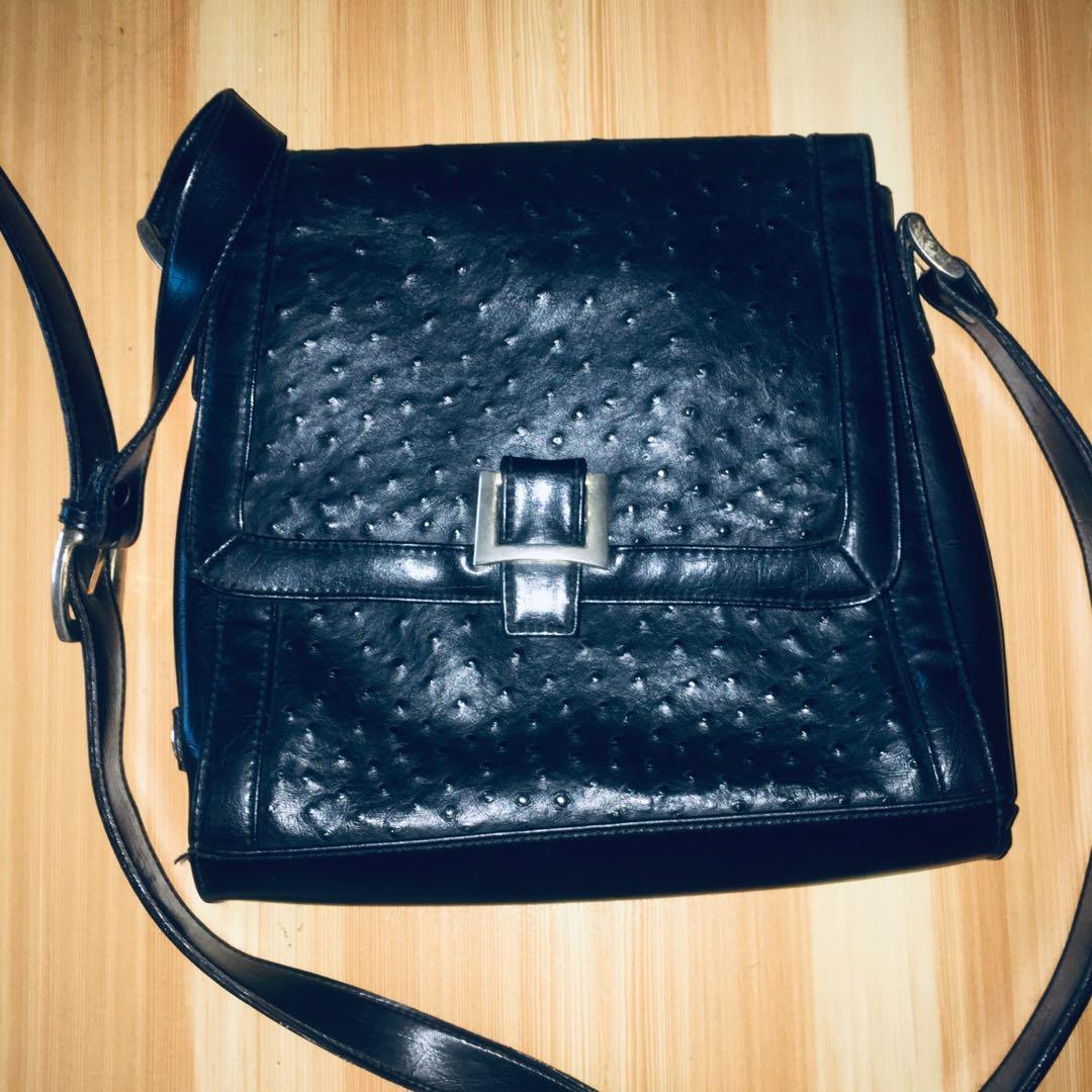 Pre-loved DISSONA Sling Bag, Women's Fashion, Bags & Wallets, Cross-body  Bags on Carousell