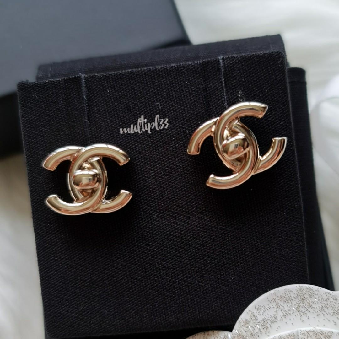 Chanel 21s CC Turnlock Earrings, Luxury, Accessories on Carousell