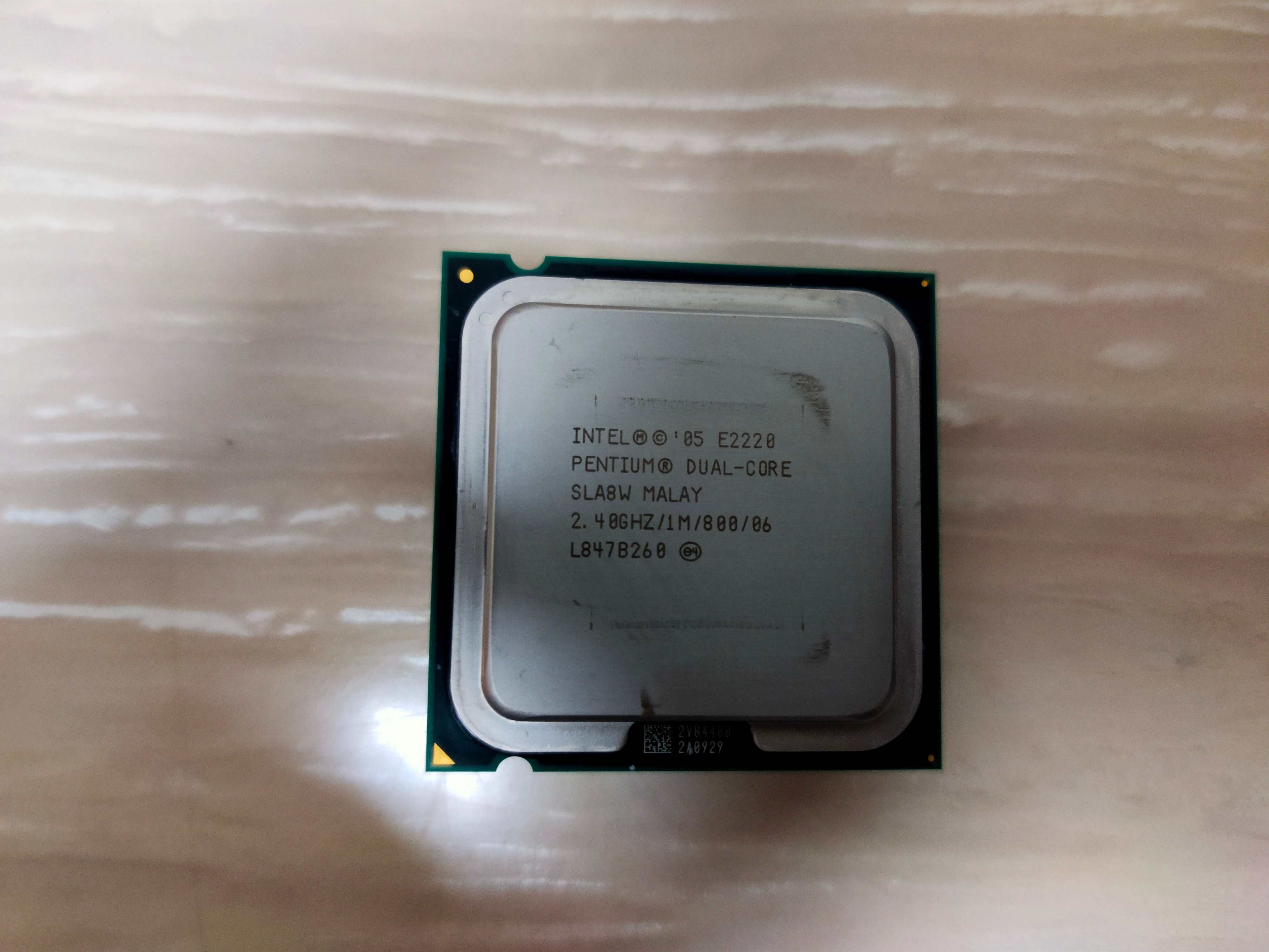 Intel® Pentium® Processor E2220 1M Cache, 2.40 GHz, 800 MHz FSB ...