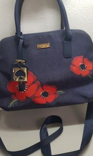 (Category: ) located in . Submitted by missela (Listing ID 1080410433, Image 1). Description: .