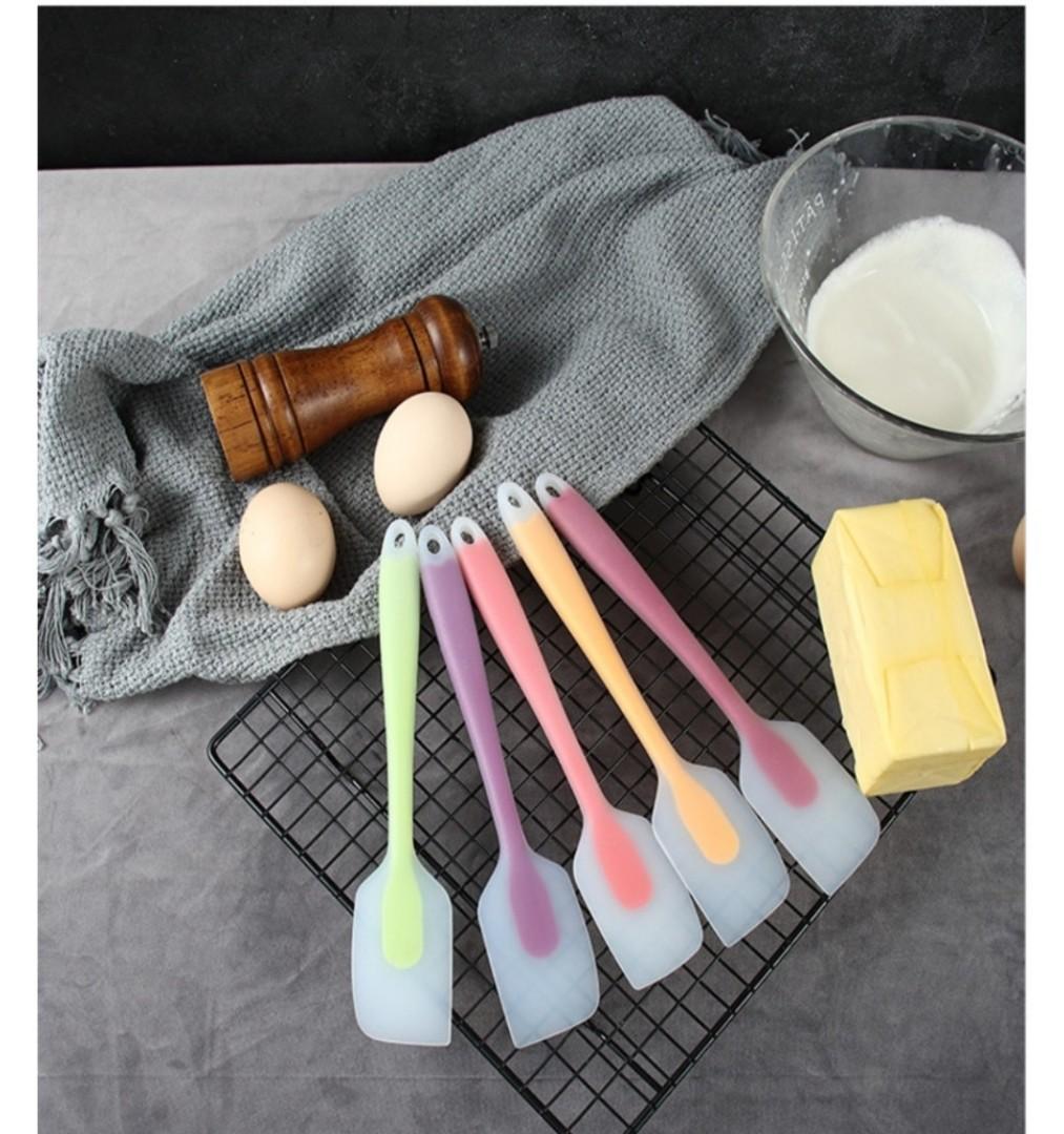 (Large 28cm) Translucent Silicone Spatula High Temperature Resistant Cake Baking Tool (Category: Cookware & Accessories) located in Quezon City. Submitted by maica.store (Listing ID 1080545331, Image 3). Description: Pickup Location: Brighton 6, Lancaster New City, General Trias, Cavite. Size: 27.5cm x 5.5CM Color: Pink, Yellow, Green, Blue, Purple. Product details of Large Size Silicone Cream Scraper Heat-Resistant Cooking Spatula Cream Mixer Bu