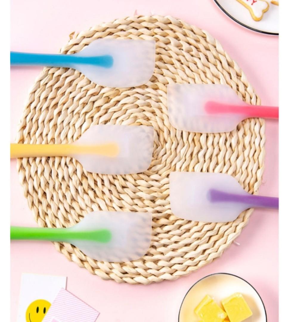 (Large 28cm) Translucent Silicone Spatula High Temperature Resistant Cake Baking Tool (Category: Cookware & Accessories) located in Quezon City. Submitted by maica.store (Listing ID 1080545331, Image 2). Description: Pickup Location: Brighton 6, Lancaster New City, General Trias, Cavite. Size: 27.5cm x 5.5CM Color: Pink, Yellow, Green, Blue, Purple. Product details of Large Size Silicone Cream Scraper Heat-Resistant Cooking Spatula Cream Mixer Bu
