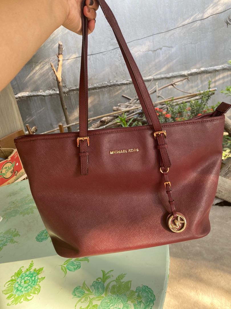 MICHAEL KORS Jet Set Travel MK TZ Tote Bag Maroon Saffiano Leather