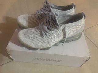 nike vapormax triple white womens