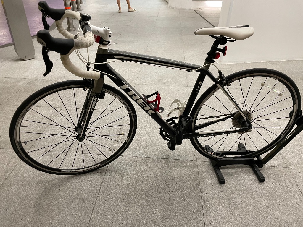 Trek Madone 2.1 Size 50cm Shimano 105 Black White Sports