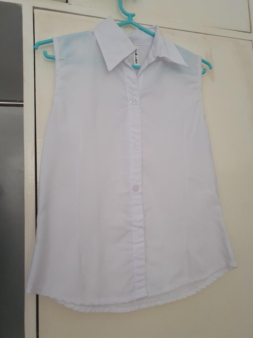 White Sleeveless Polo (Category: Sleeveless) located in Antipolo. Submitted by aaiitems (Listing ID 1080456307, Image 1). Description: Size - S RFS: Decluttering PM for more info 😊.