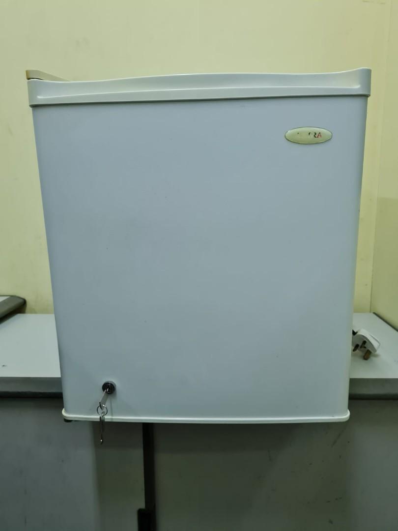 Working Mini Fridge, TV & Home Appliances, Kitchen Appliances