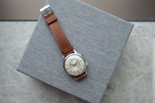 （分類：）位於 。 由 julianwatches 提交（商品編號 1085017220，圖片 1）。簡介： 。