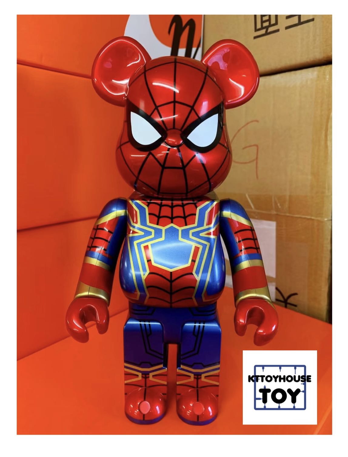 Bearbrick 400%+100% iron Spider, 興趣及遊戲, 玩具& 遊戲類- Carousell