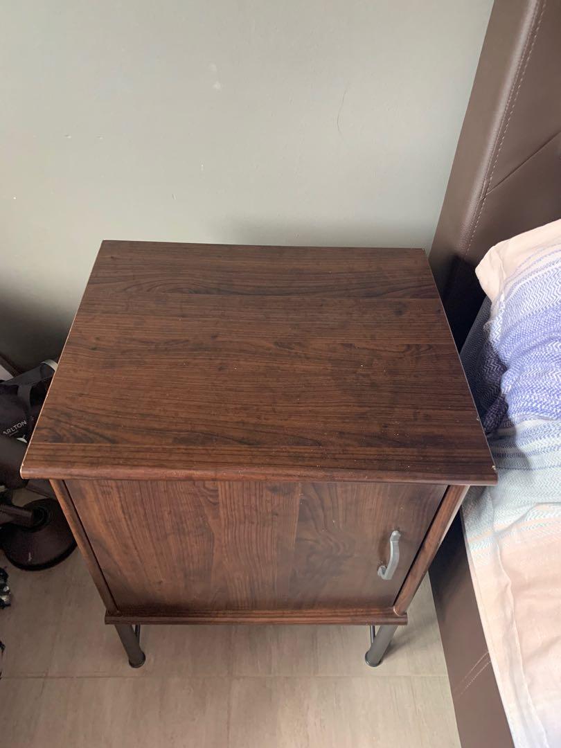 Bedside Table (Category: Tables & Sets) located in Singapore. Submitted by jnsg88 (Listing ID 1084916431, Image 2). Description: Blessing, free.