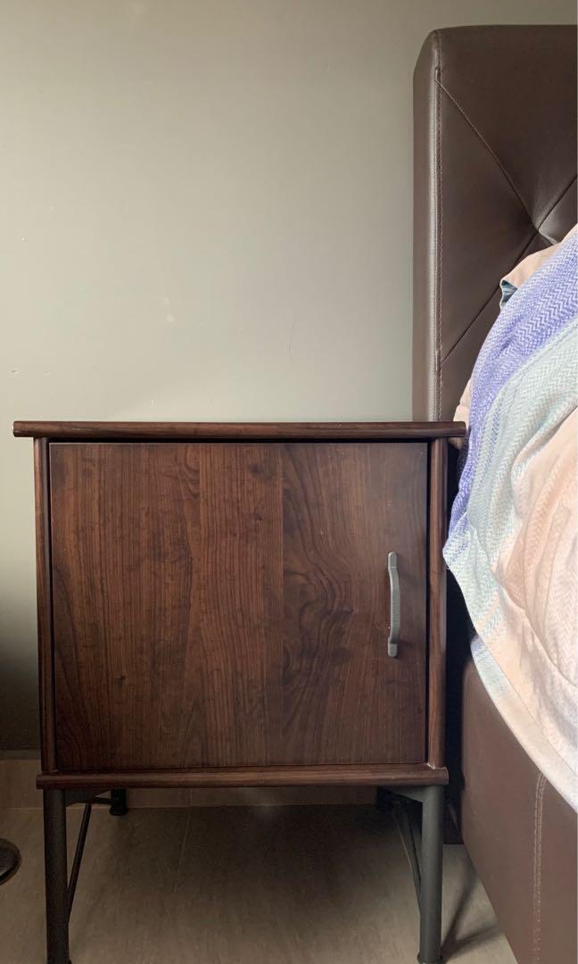 Bedside Table (Category: Tables & Sets) located in Singapore. Submitted by jnsg88 (Listing ID 1084916431, Image 1). Description: Blessing, free.