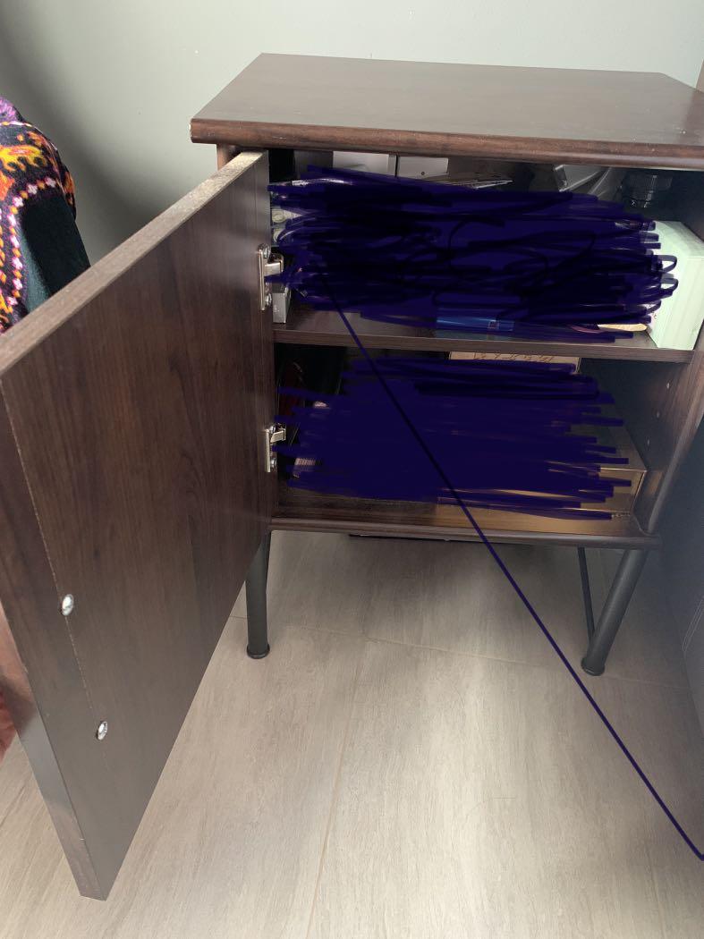 Bedside Table (Category: Tables & Sets) located in Singapore. Submitted by jnsg88 (Listing ID 1084916431, Image 3). Description: Blessing, free.