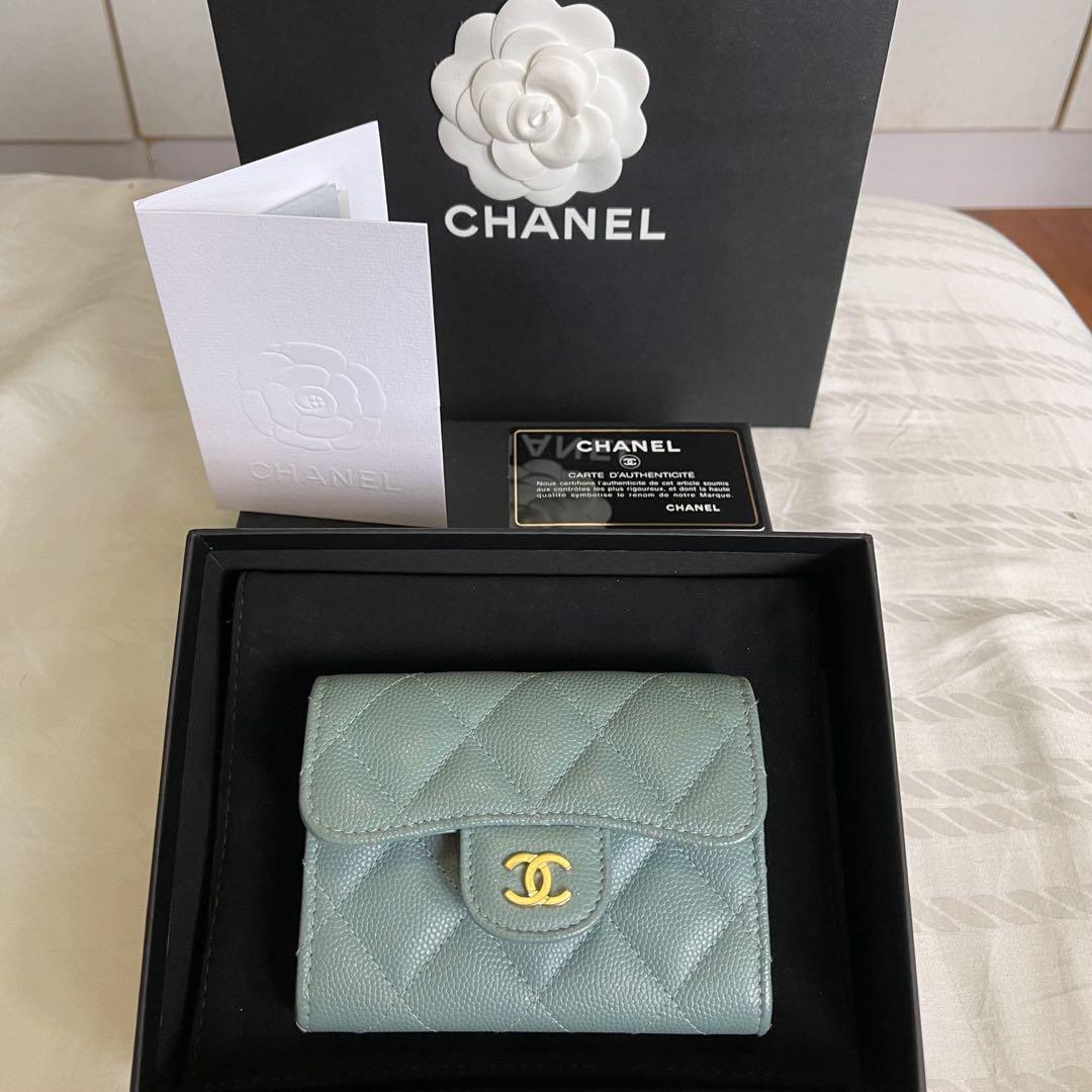 ✓ready stock-Chanel card holder, Luxury, Bags & Wallets on Carousell