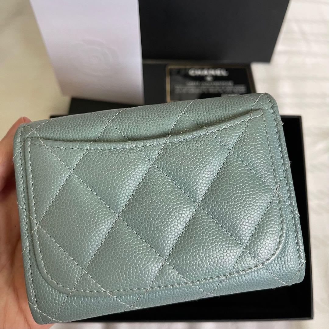 ❌SOLD❌ CHANEL 19 CARD HOLDER, Women's Fashion, Bags & Wallets, Wallets & Card  Holders on Carousell