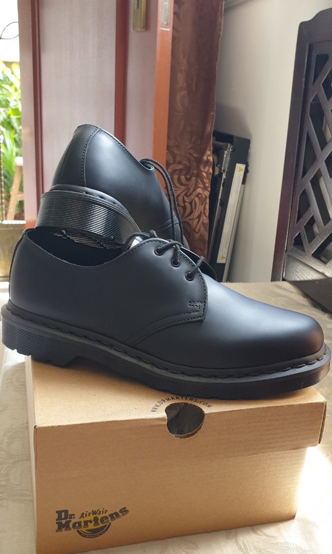 All black dr martens mens online