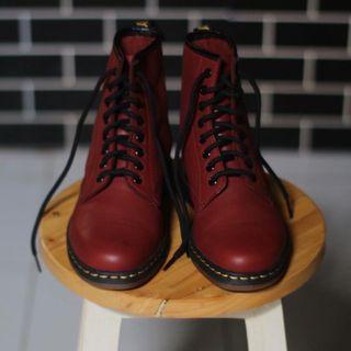 Dr Martens Newton Red Cherry