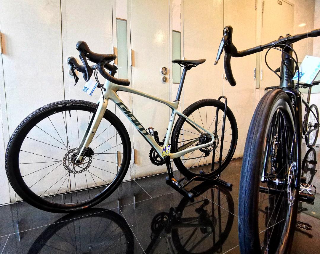 Giant Revolt advance 0 gravel bikes Sports Equipment Bicycles