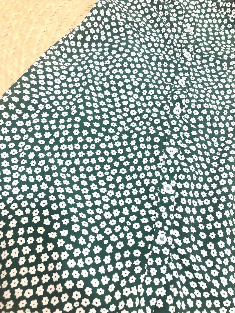 Green Floral Dress (Category: Dresses) located in Manila. Submitted by katpm04 (Listing ID 1085042659, Image 3). Description: Wrong size BN WOT.