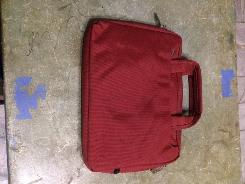 Halo Minibook Bag (Category: Laptop Bags & Sleeves) located in Caloocan City. Submitted by jenardcabilao (Listing ID 1085093462, Image 2). Description: .