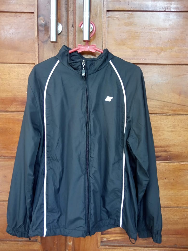 Jaket outdoor parasut new balance NB original