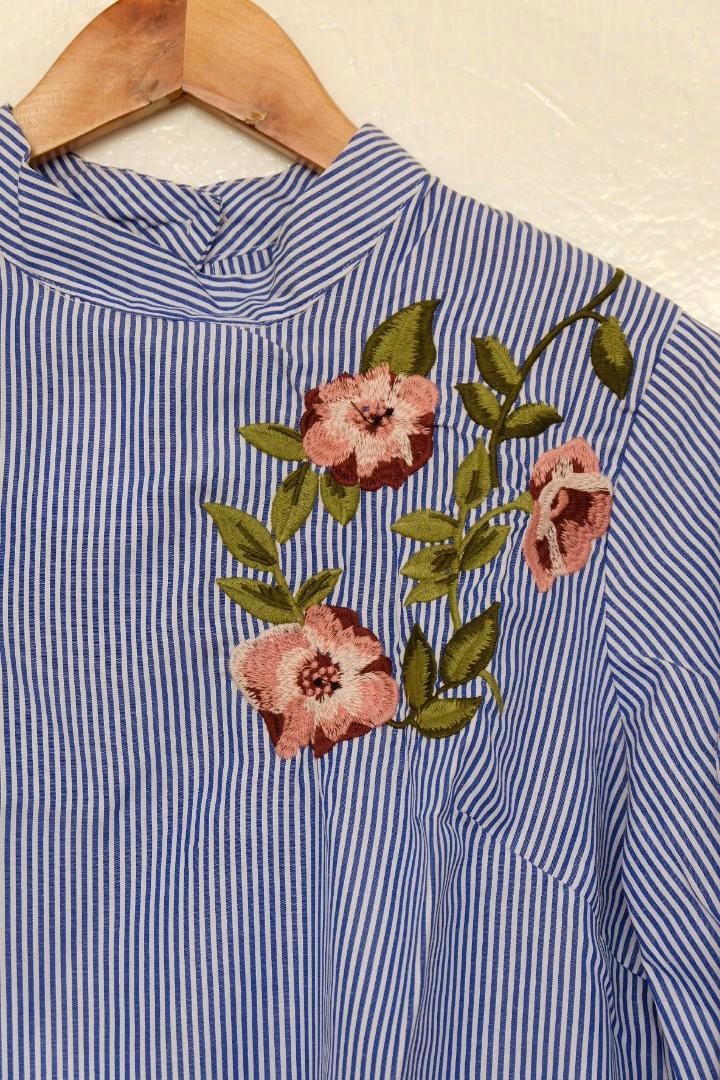 Longsleeve Office Top, Blue Stripe, Embroidered (Category: Others Tops) located in Makati City. Submitted by glammodaph (Listing ID 1085011382, Image 2). Description: stradivarius inspired S-M.