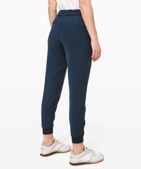 Like New - Lululemon Luxtreme On the Fly 28 Navy Joggers - Size 2, Women's  Fashion, Bottoms, Other Bottoms on Carousell
