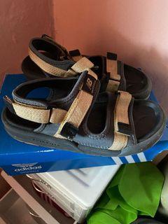 new balance noritake sandals