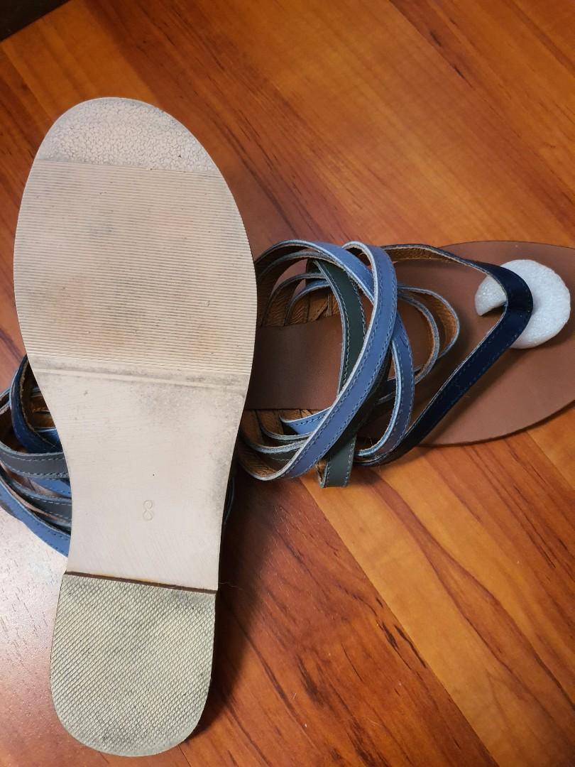 Ni QUA leather strappy sandals Size 8 (Category: Flats & Sandals) located in Pasig City. Submitted by sayonalang (Listing ID 1085019388, Image 3). Description: Ni QUA leather strappy sandals (Lembo in 3-tone Blue) Size 8 (fits 7 to 7.5) Selling for PHP700 Bought for original price PHP1,750 Used once.