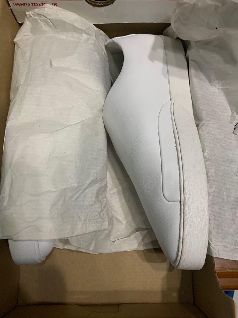 Nike w blazer city ease, Fesyen Wanita, Sepatu di Carousell