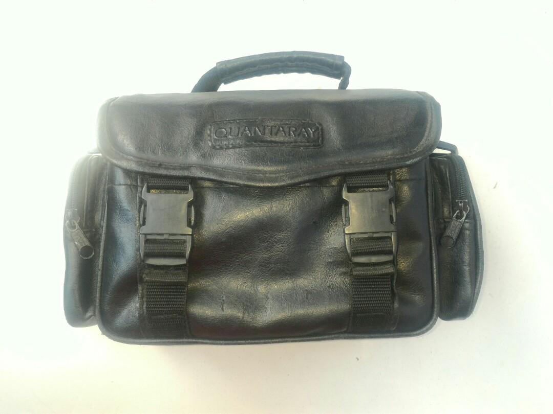 Quantaray Classic Camera Bag (Category: Camera Bags & Carriers) located in Quezon City. Submitted by Mr._Vintageous (Listing ID 1084963948, Image 1). Description: For Sale. Quantaray Classic Camera Bag. Made of 100 Percent PVC Leather. Perfect for your film slr or rangefinder camera. Actual pictures posted. Meet up along SM Fairview. Shipping via Lalamove at buyer's cost. Send Message for fast transaction..